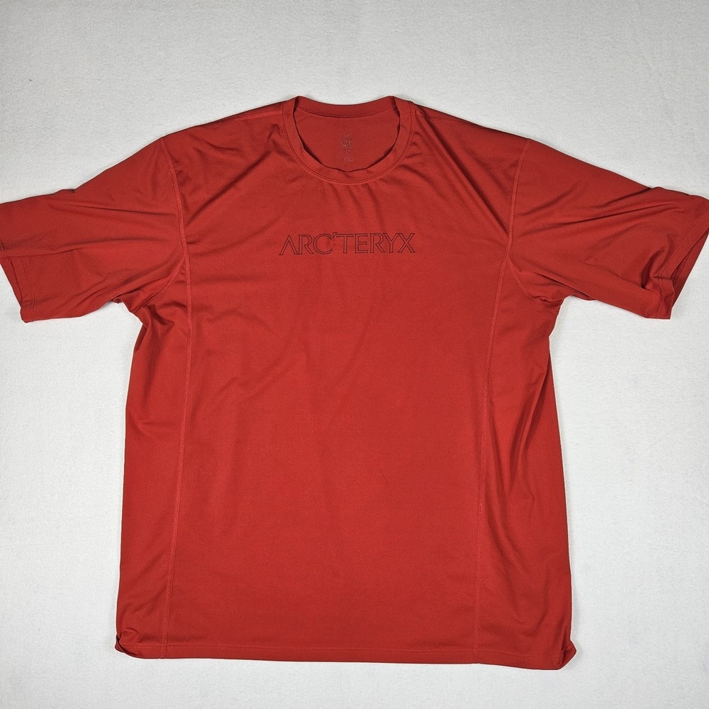 Arcteryx Mens Athletic Fit Short Sleeve T-Shirt Red Large Hiking Running Top